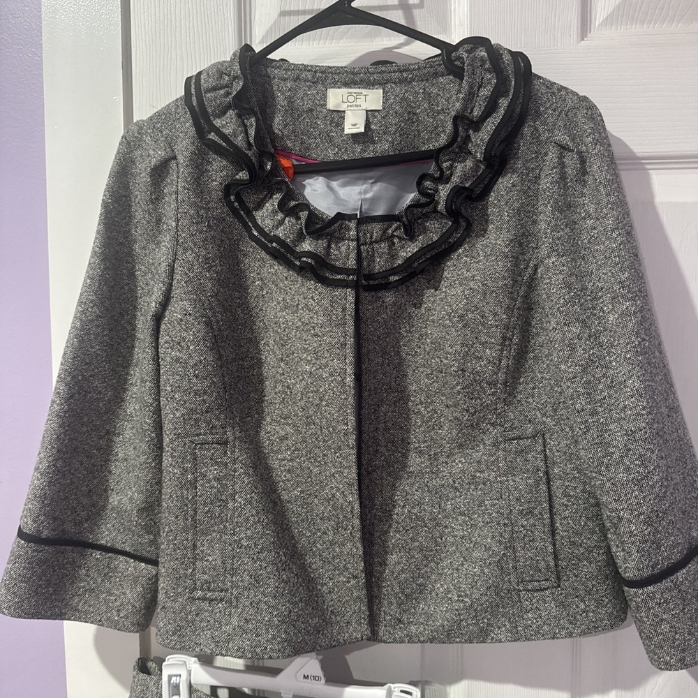 Ann Taylor LOFT Women's Size 14p Gray Black Ruffle Trim Wool Blend Blazer Jacket